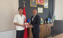 YKS Afşin Birincisi Öksüz'den Başkan Kıraç'a Ziyaret