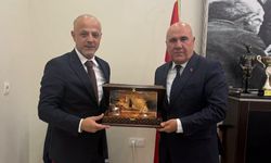 Başkan Kıraç’tan Ekinözü Belediye Başkanı Vicdan’a Ziyaret