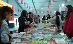 Anadolu’nun En Büyük Kitap Fuarı, Öğrencilerle Şenleniyor
