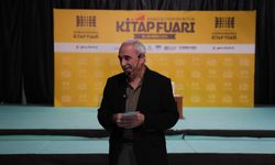 Şair Nurullah Genç, Kitap Fuarı’nda Şiir ve Edebiyatı Anlattı