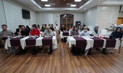 Uluslararası Yazarlar Tecrübelerini Gençlerle Paylaştı
