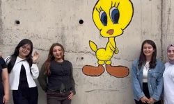 Üniversiteli Gençlerden İlkokulda Renkli Boyama Etkinliği