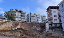 Yol Çöktü, 2 Bina Boşaltıldı! Vatandaşlar 36 Gündür Çözüm Bekliyor
