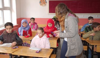 Afşinli öğrenciler "giymedi giydirdi"