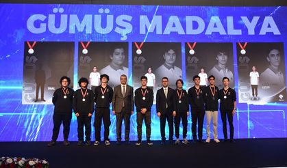 TÜBİTAK 32. Bilim Olimpiyatları Ödül Töreni Antalya'da yapıldı