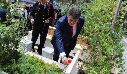 Gaziantep ve çevre illerde 15 Temmuz dolayısıyla şehitlikler ziyaret edildi