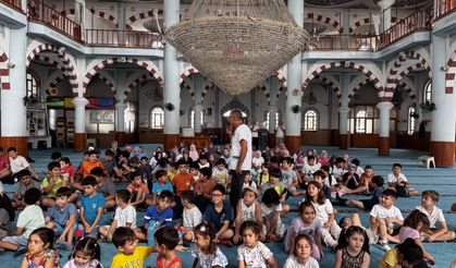 Antalya'da çocuklar "Veteriner Amca Camide" projesiyle hayvanları tanıyor