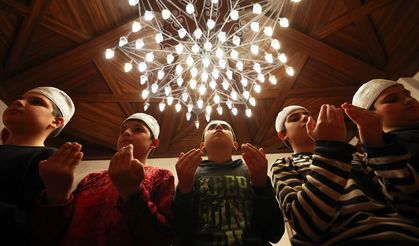 Gaziantep ve çevre illerde Regaip Kandili idrak edildi