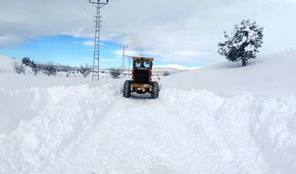 Büyükşehir, Kırsalda Karla Mücadelesini Kesintisiz Sürdürüyor