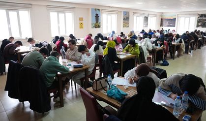 Büyükşehir’den Başarıya Giden Yolda Öğrencilere KPSS Provası