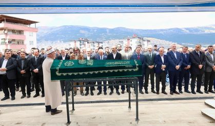 Eski Milletvekili Ahmet Özdemir’in Annesi Toprağa Verildi