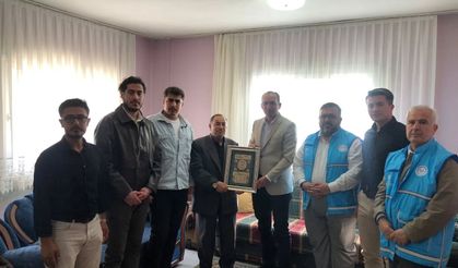 “Büyüklerimize Vefa Zamanı” Projesi Kapsamında Emekli İmam Hatibe Ziyaret
