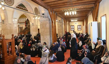 Kahramanmaraş Ulu Camii’nde Duygu Dolu Anneler Günü Programı