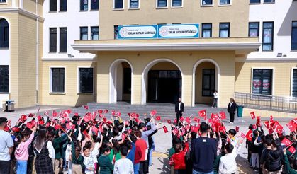 Okul kıyafetlerinde yeni dönem! Arma zorunluluğu geri geldi