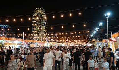 Geleneksel Ağustos Fuarı Esnafın Yüzünü Güldürdü