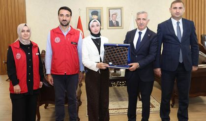 Ahilik Sancağı Vali Ünlüer’e Takdim Edildi