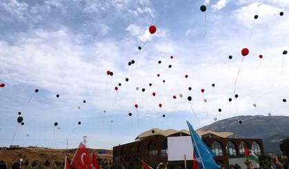 Kahramanmaraş’ta Gazze’deki çocuklar için uçurtmalar gökyüzüne bırakıldı