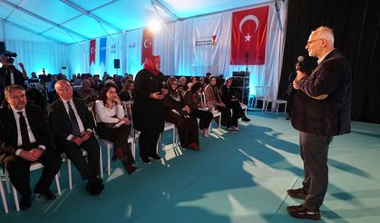 Yazar Kemal Sayar, Kahramanmaraş Kitap Fuarı’nda Sevenleriyle Buluştu