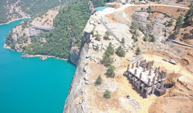 Ali Kayası'nda Yapılan Cam Terasta Sona Yaklaşıldı