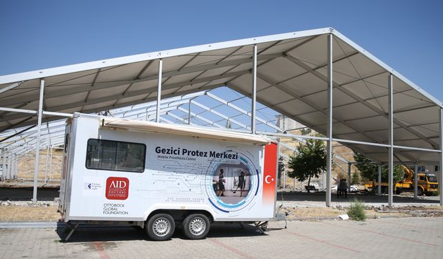 Gönüllü Doktorlar Depremzedelerin Yaralarını Ücretsiz Protezle Saracak