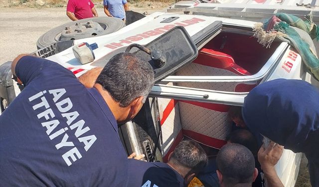 Devrilen kamyonun sürücüsü yaralandı