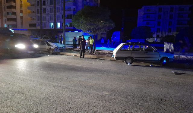 Afşin’de Trafik Kazası: 5 Yaralı
