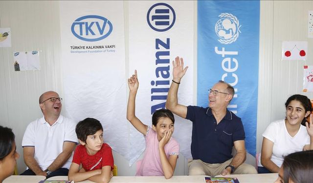 Allianz Grubu, UNICEF ile birlikte deprem bölgesini ziyaret etti