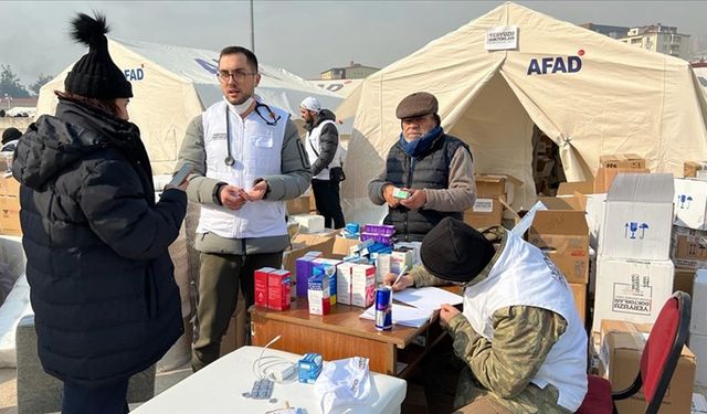 Dünya Doktorları Deprem Bölgesinde Yedi Ayda 20 Bin Kişiye Ulaştı