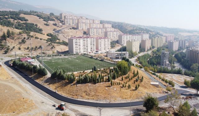 Büyükşehir, Yıldızevler Bölgesinde Asfalt Çalışmalarını Sürdürüyor