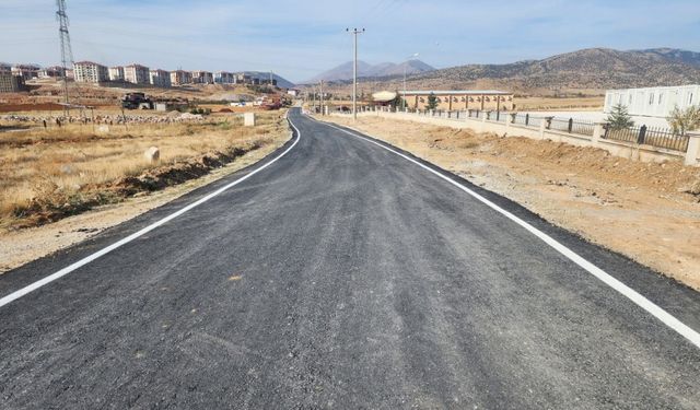 Göksun'da TOKİ - Hastane Yolu Asfaltlandı