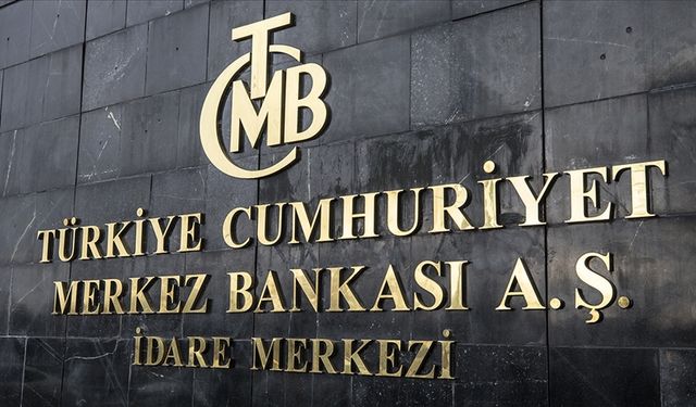 Enflasyon tahmini yükseldi, dolar beklentisi geriledi