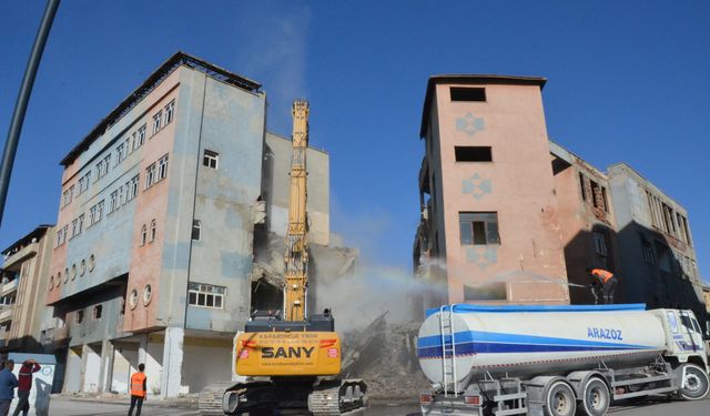 Yediler’in Yıkımı Esnasında ‘İçerde Biri Var’ Denilince...