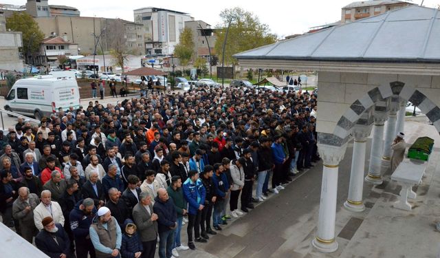 Batuhan, gözyaşları içinde son yolculuğuna uğurlandı