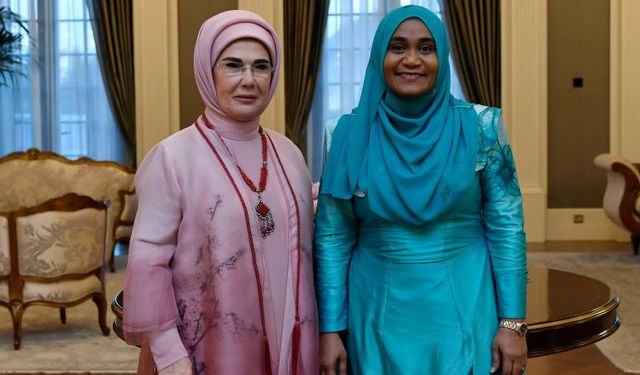 Emine Erdoğan, Maldivler Cumhurbaşkanı Muizzu'nun eşi ile görüştü