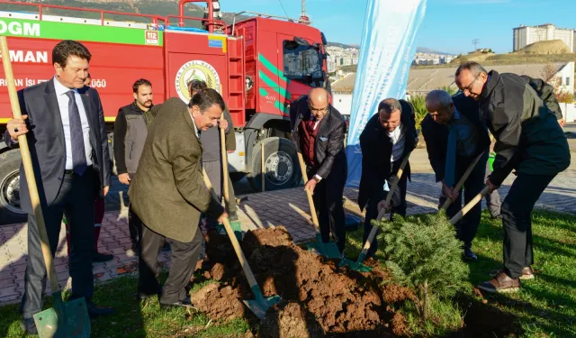 KSÜ’de “Geleceğe Nefes, Cumhuriyete Nefes” Kampanyası İçin Fidan Dikildi