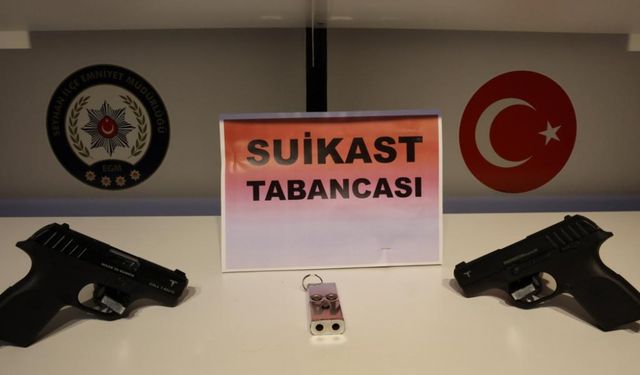 Adana'da anahtarlık şeklinde suikast tabancası ele geçirildi