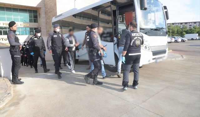 Antalya'da aranan 44 şüpheli tutuklandı