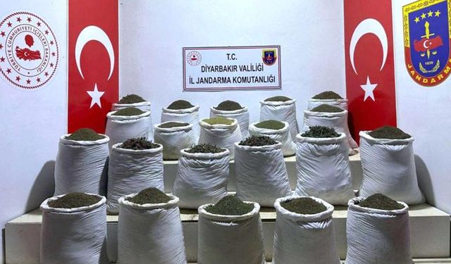 Diyarbakır'da 1 ton 148 kilogram esrar ele geçirildi