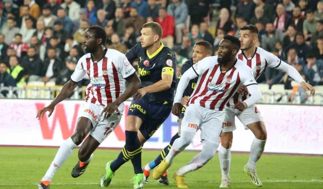 Trendyol Süper Lig: Sivasspor: 2 - Fenerbahçe: 2