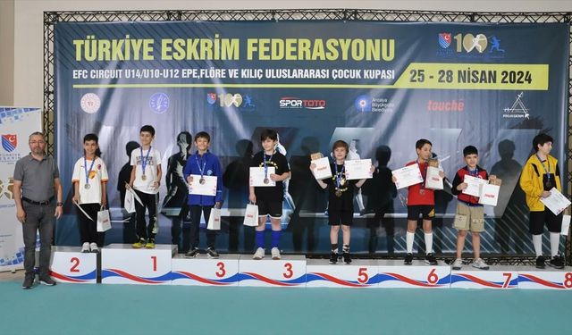 Eskrimde Uluslararası Çocuk Kupası, Antalya'da başladı