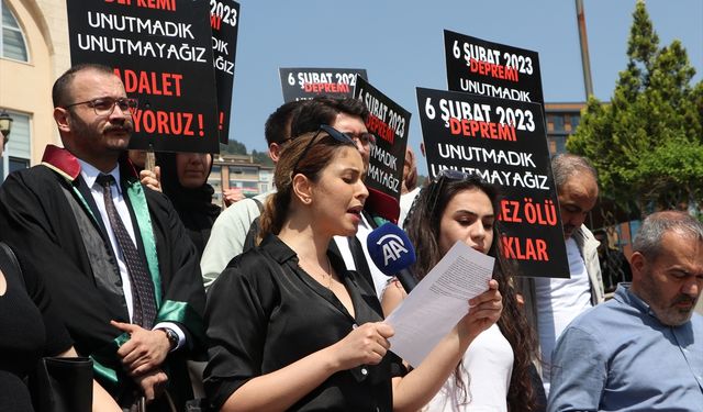 Kahramanmaraş'ta depremde yakınlarını kaybeden aileler basın açıklaması yaptı