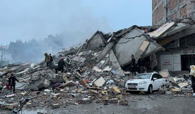 Kahramanmaraş'ta depremde 44 kişinin öldüğü siteye ilişkin davada 6 sanığın yargılanması sürdü