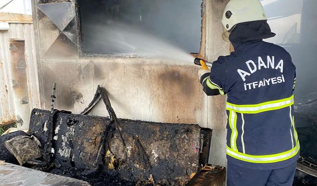 Adana'da barakada çıkan yangın söndürüldü