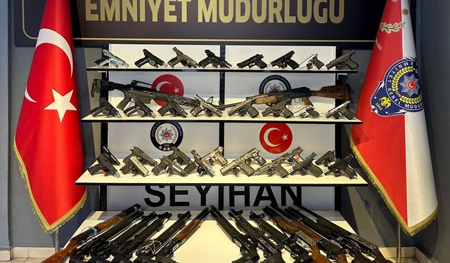 Adana'da operasyon ve denetimlerde 53 ruhsatsız silah ele geçirildi