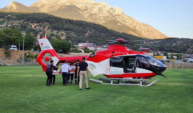 Adana'da ambulans helikopter yaralı motosiklet sürücüsü için havalandı