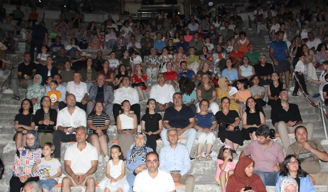 Aspendos'ta THM Korosu halk konseri düzenlendi