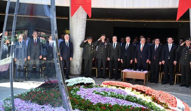 Dokuzuncu Cumhurbaşkanı Süleyman Demirel mezarı başında anıldı