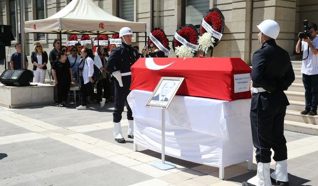 Kalp krizinden vefat eden emekli Vali Yardımcısı Tütüncü için Eskişehir'de tören düzenlendi