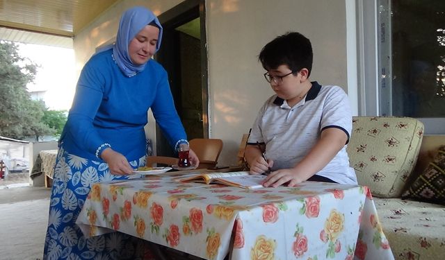 LGS sınavı birincilerinden Mehmet İlvan "stres"ten uzak kalarak başarıya uzandı