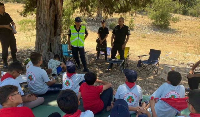 Mersin’de jandarmadan bilgilendirme faaliyeti